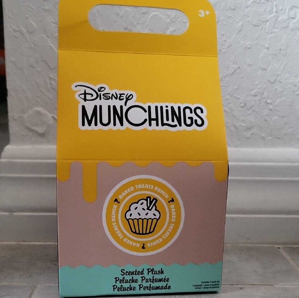 Disney Munchlings Blind Box - Baked Treats Remix Scented Plush NIB